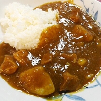 カレーにコーヒーの粉を入れたのは初めてでしたが、香り高く、コクのあるカレーになりました。また作ります、ご馳走様でした。